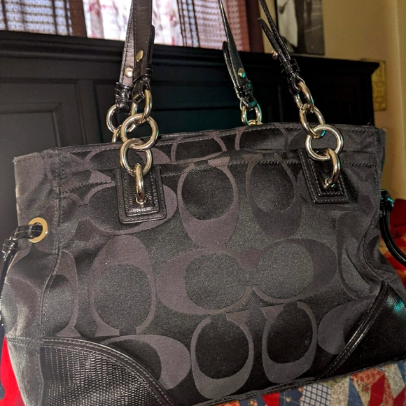 Coach Handbags - Coach purse